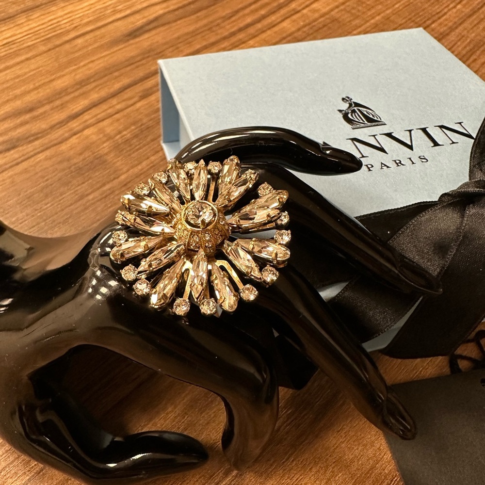 Brand New ❤️ LANVIN Cocktail Flower Ring With Gift Box Retail $900